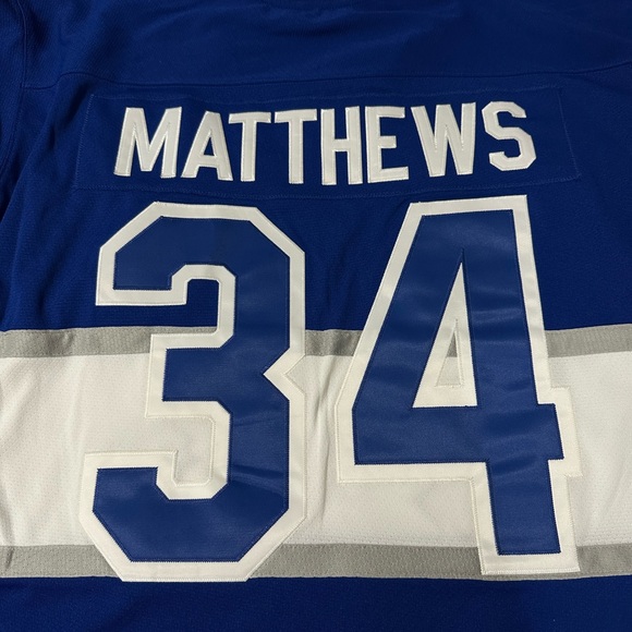 Toronto Maple Leafs Blue Hockey Jersey - Picture 2 of 3